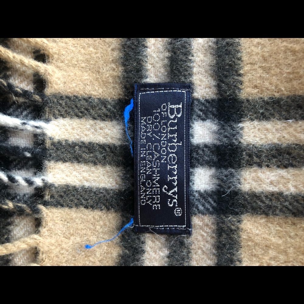 Authentic Vintage Burberry scarf - Picture 4 of 5